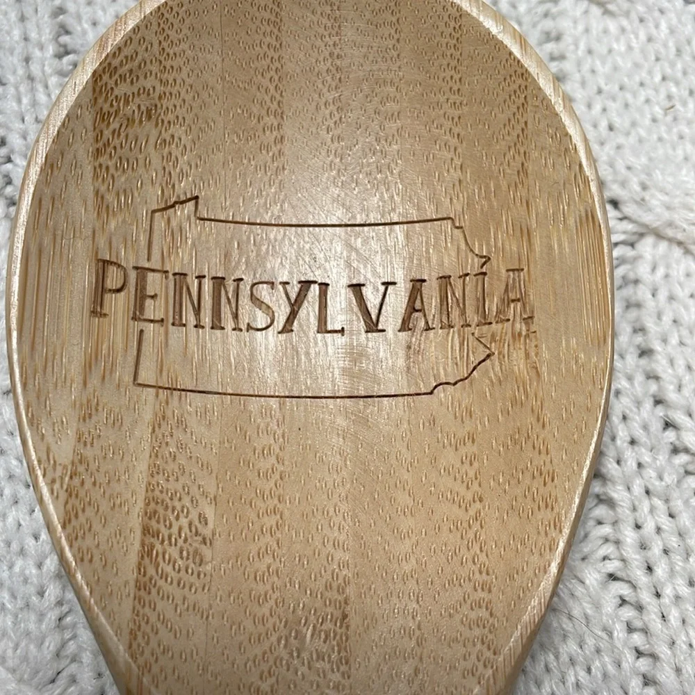 NWT Pennsylvania Totally bamboo salt storage box and wooden spoon. Great hostess